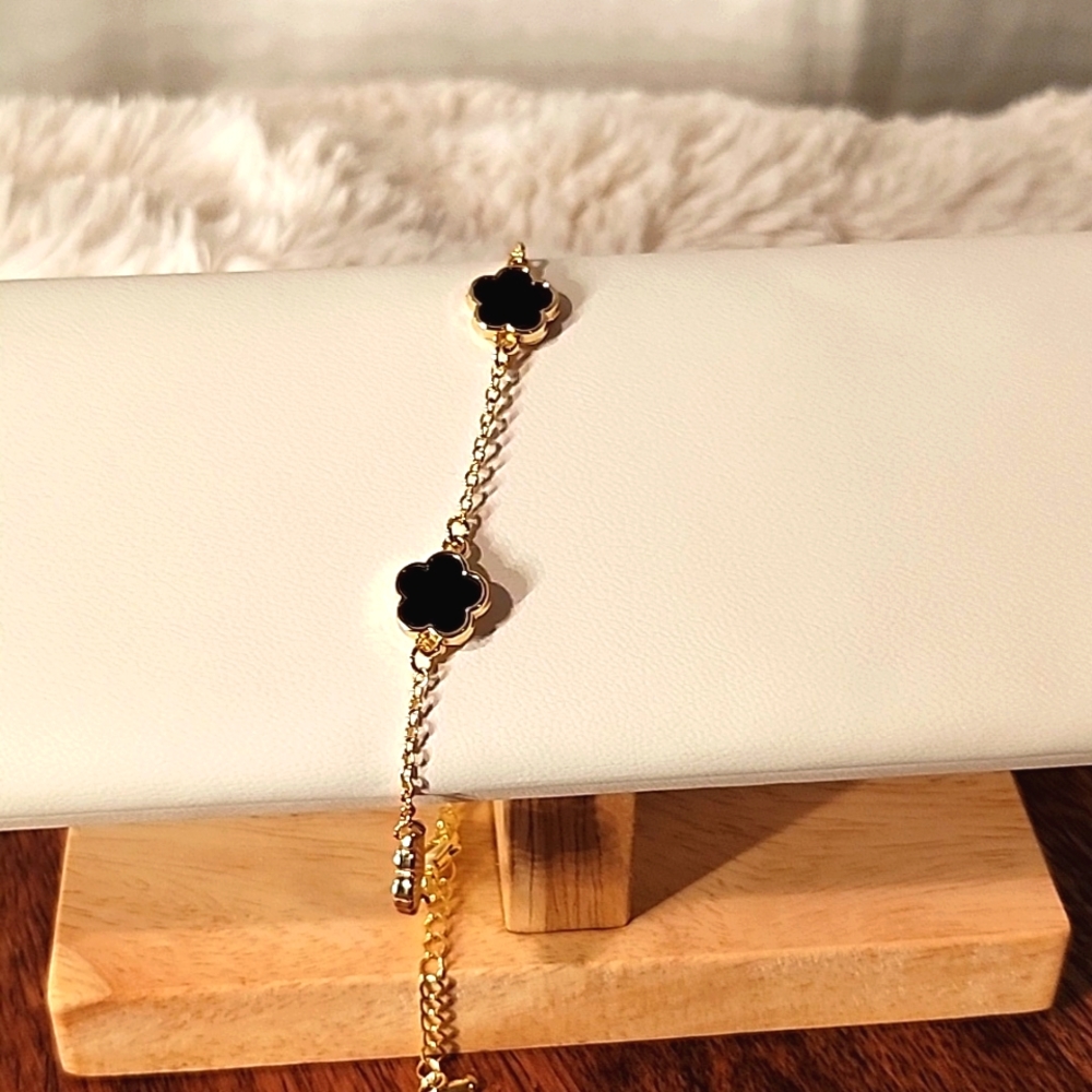 Goldtone Fashion bracelet